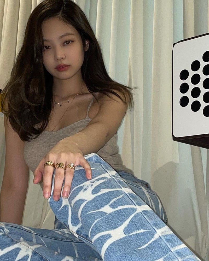 BLACKPINK Jennie's Outfit on Instagram on January 10, 2021