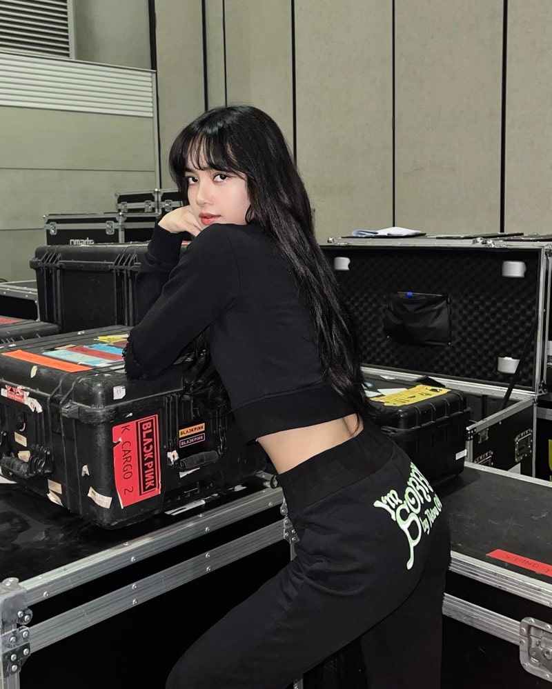Blackpink Lisa's Outfit on Instagram on January 26, 2021