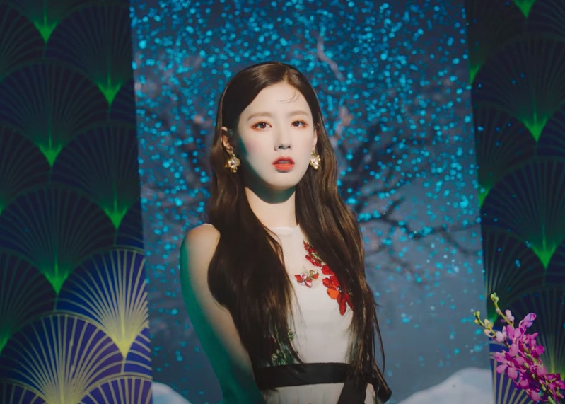 (G)I-DLE Hwaa MV Kpop Fashion - Miyeon - Look 1