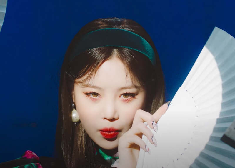 (G)I-DLE Hwaa MV Kpop Fashion - Soojin - Look 1