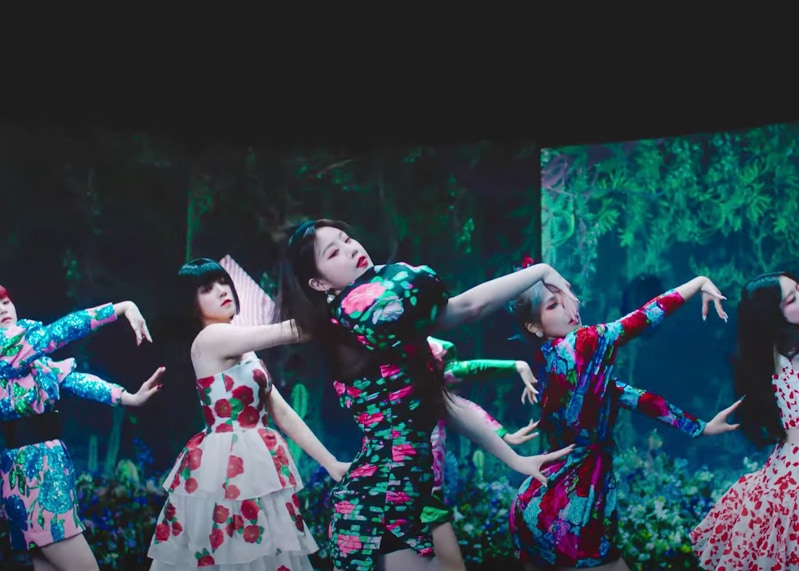 (G)I-DLE Hwaa MV Kpop Fashion - Soojin - Look 1