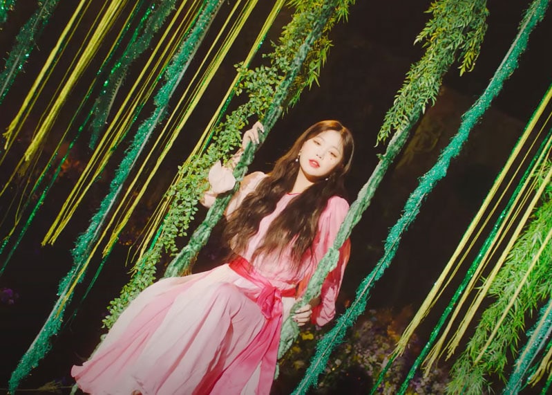 (G)I-DLE Hwaa MV Kpop Fashion - Soojin - Look 2