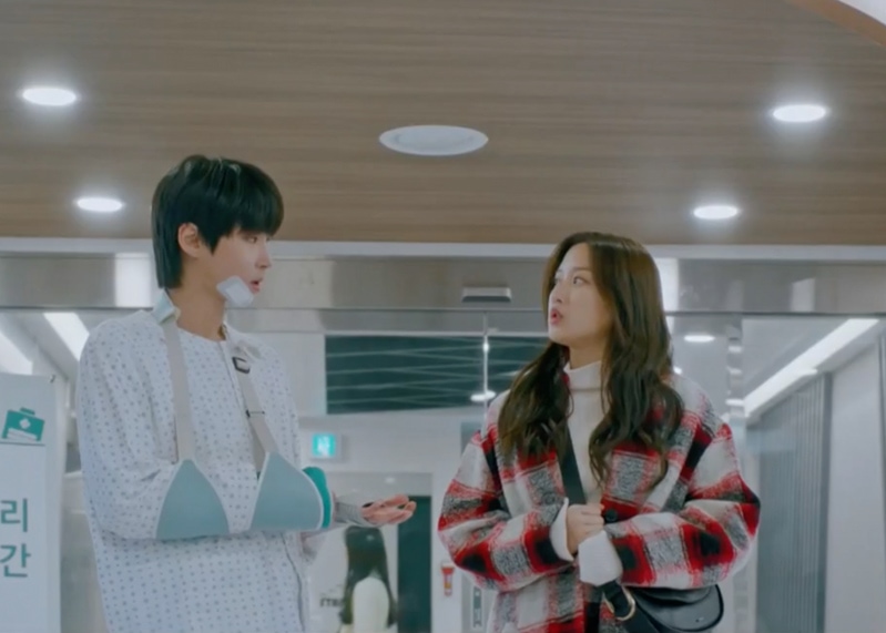 True Beauty Kdrama Fashion - Moon Ga-Young - Episode 11-6