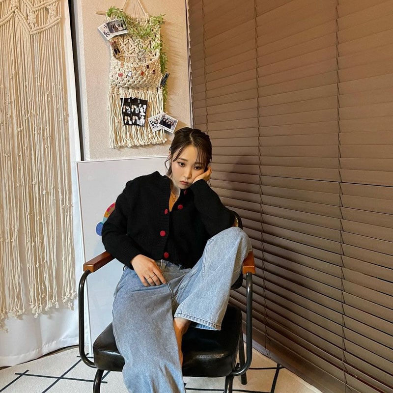 Mamamoo Moonbyul's Outfit on Instagram on February 1, 2021
