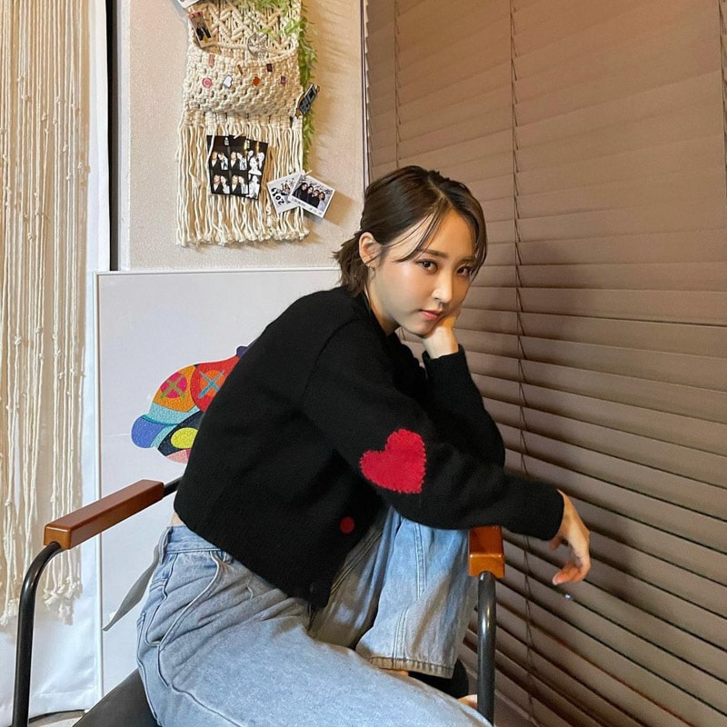 Mamamoo Moonbyul's Outfit on Instagram on February 1, 2021