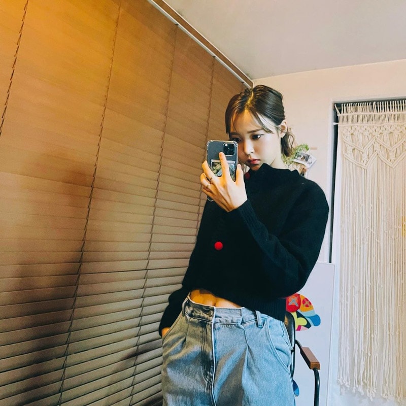 Mamamoo Moonbyul's Outfit on Instagram on February 1, 2021