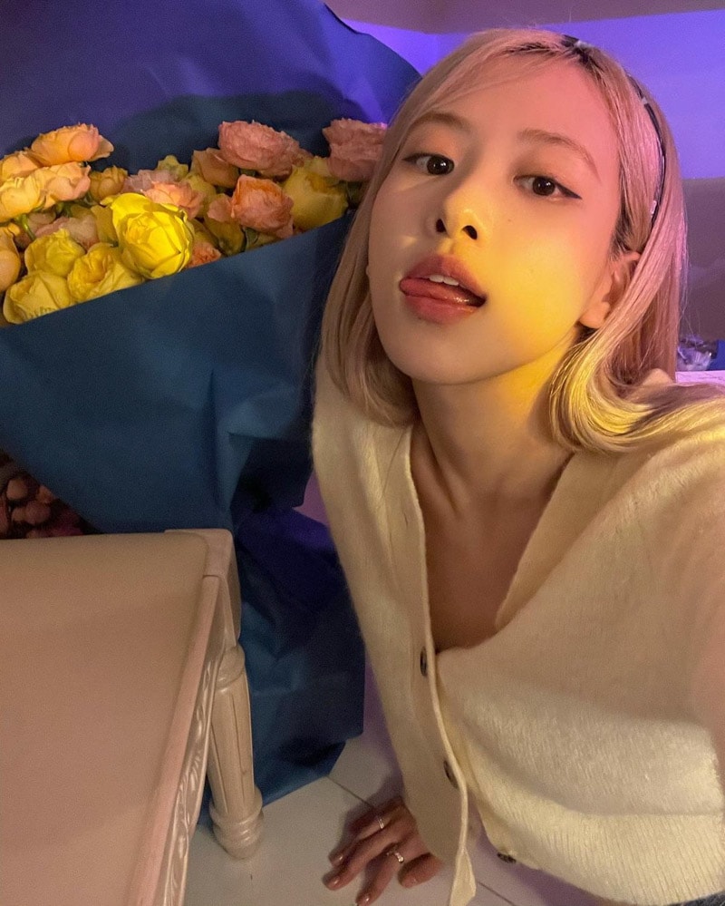 Blackpink Rose's Outfit on Instagram Look 1 on February 11, 2021