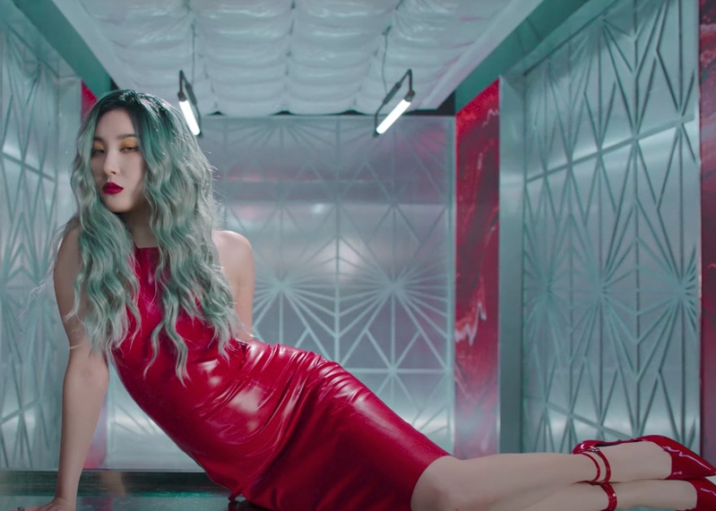 Sunmi Tail MV Kpop Fashion - Look 1