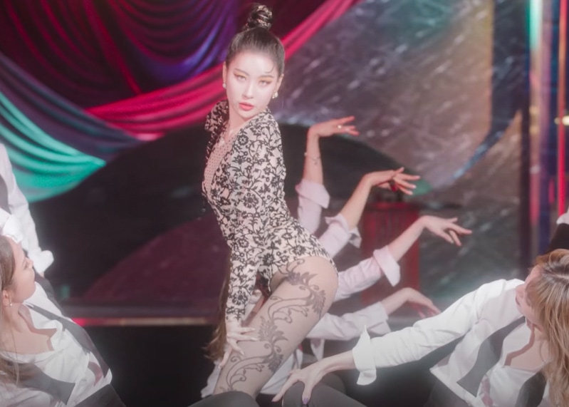 Sunmi Tail MV Kpop Fashion - Look 2