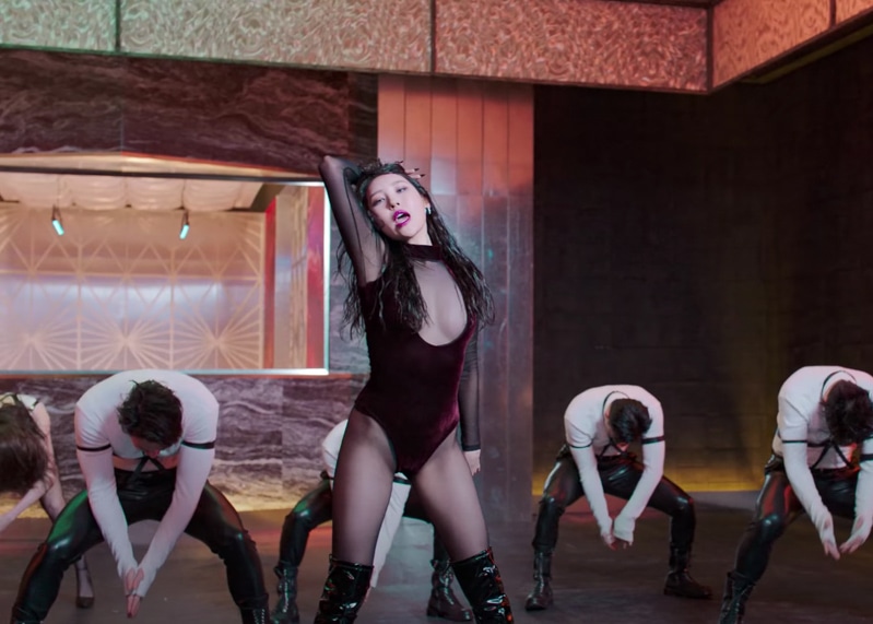 Sunmi Tail MV Kpop Fashion - Look 6