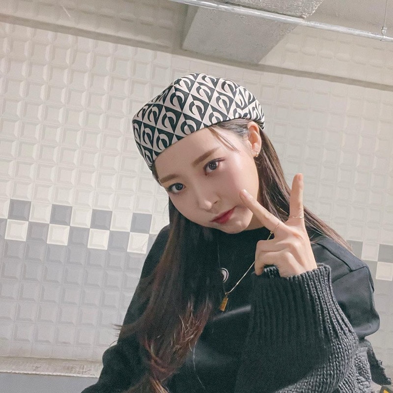 Mamamoo Moonbyul's Outfit on Instagram on March 29, 2021