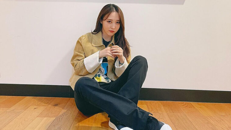 Mamamoo Moonbyul's Outfit on Instagram on March 10, 2021