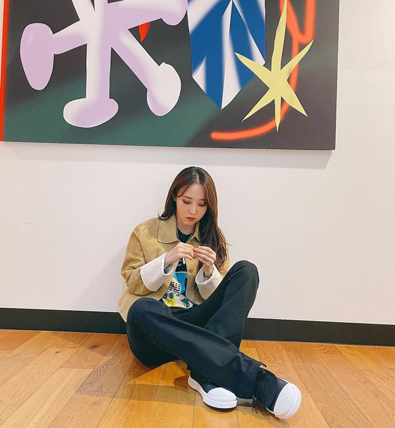 Mamamoo Moonbyul's Outfit on Instagram on March 10, 2021