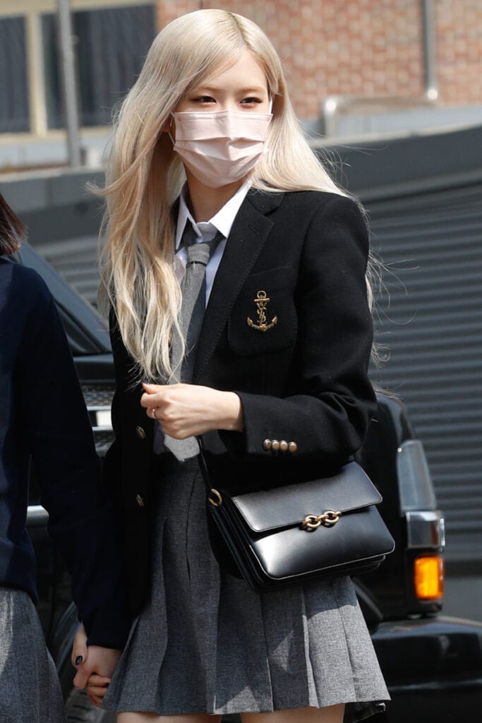 Blackpink Rose's Outfit On The Way To ‘Knowing Brothers’ on March 11, 2021