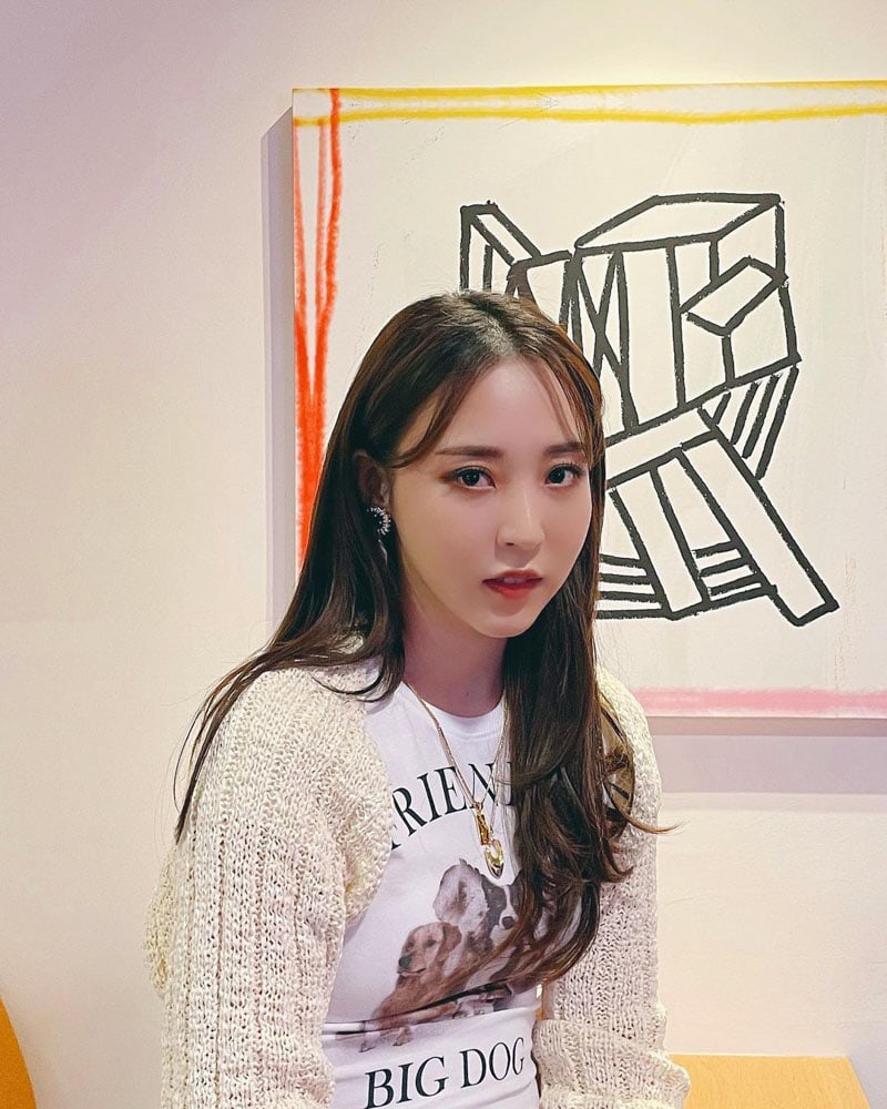 MAMAMOO Moonbyul's Outfit on Instagram on March 12, 2021