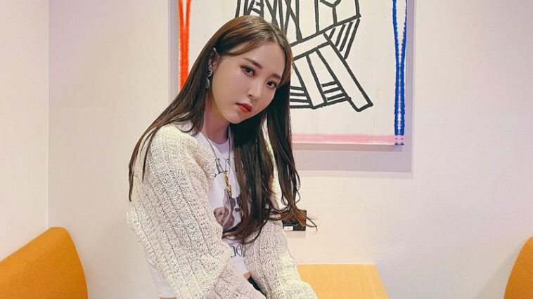 MAMAMOO Moonbyul's Outfit on Instagram on March 12, 2021