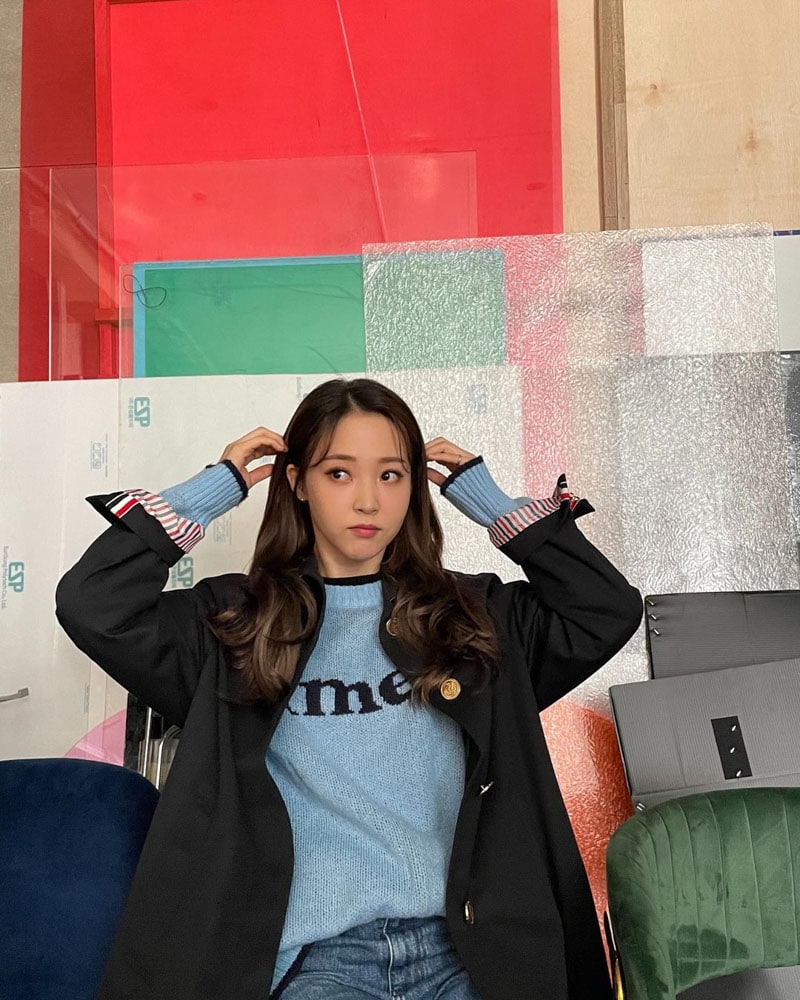 Mamamoo Moonbyul's Outfit on Instagram on April 7, 2021
