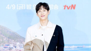 Im Si-wan's Outfit at ‘House On Wheels Season 2’ Press Conference on April 9, 2021