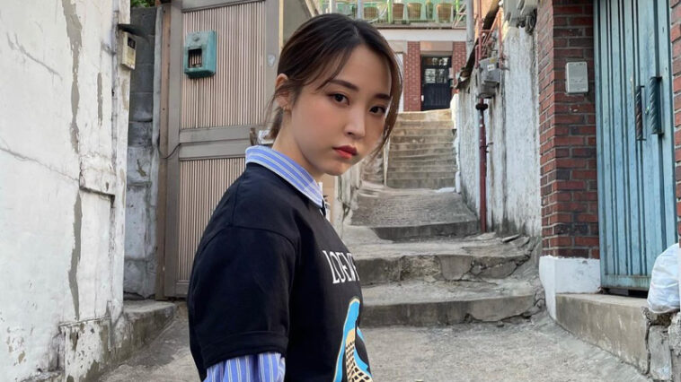 MAMAMOO Moonbyul's Outfit on Instagram on April 11, 2021