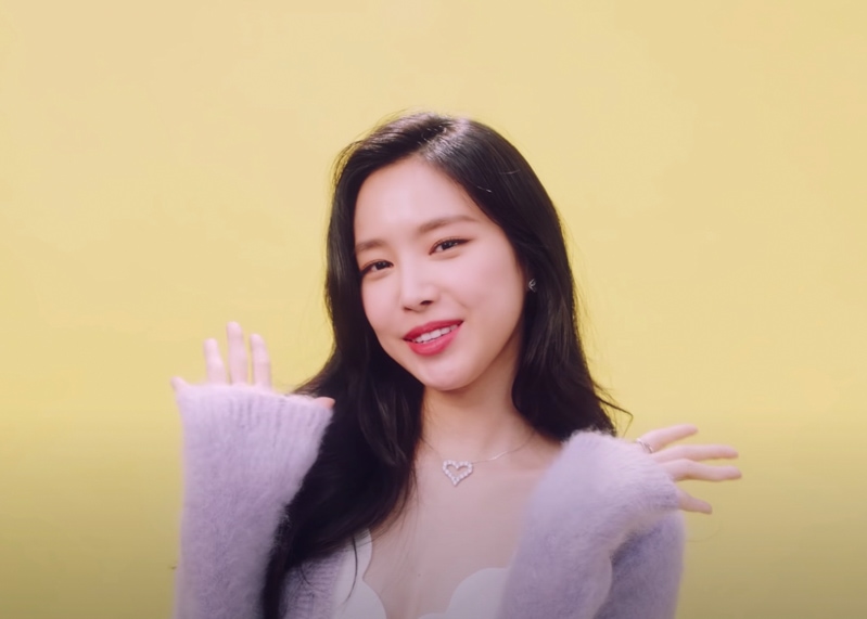 APINK Thank You MV Kpop Fashion - Naeun - Look 1