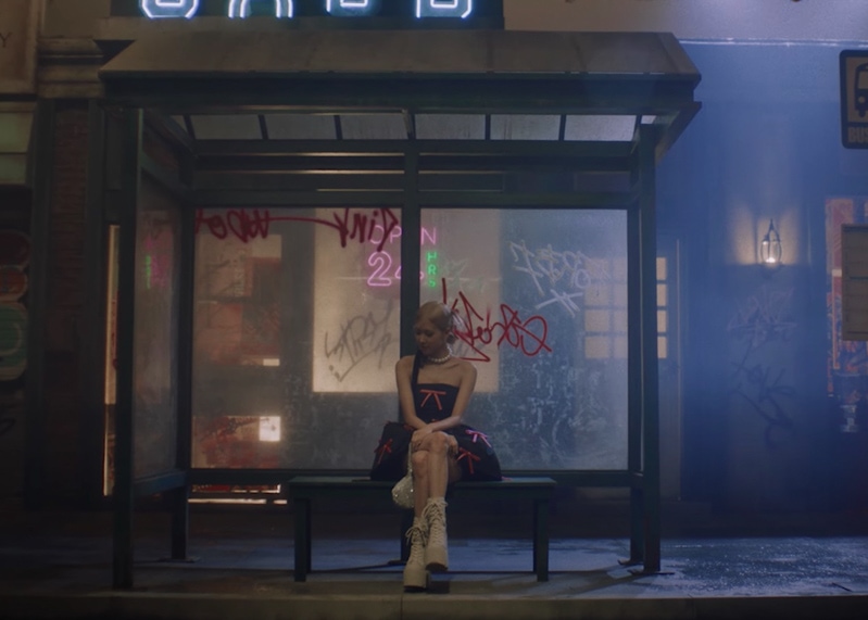 BLACKPINK Rose Gone MV Kpop Fashion - Look 4