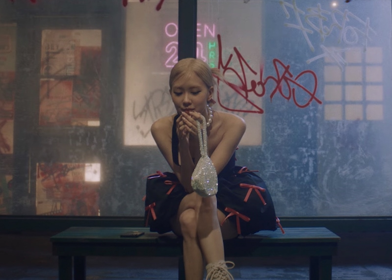 BLACKPINK Rose Gone MV Kpop Fashion - Look 4