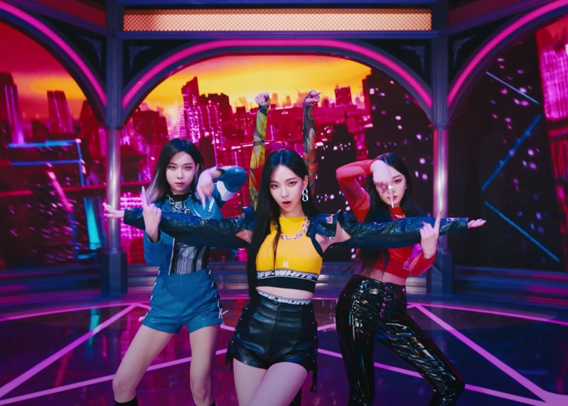 AESPA Next Level MV Kpop Fashion - Karina - Look 1