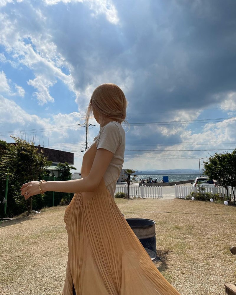 BLACKPINK Rose's Outfit on Instagram on July 13, 2021