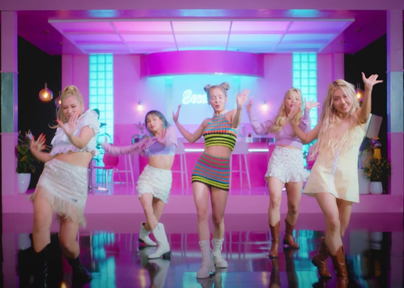 Hyoyeon Second MV Kpop Fashion - Look 1