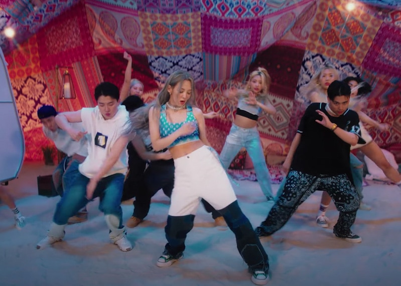 Hyoyeon Second MV Kpop Fashion - Look 4