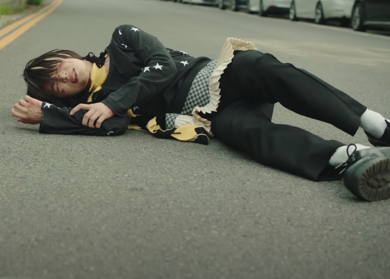 TXT Loser=Lover MV Kpop Fashion - Beomgyu - Look 1
