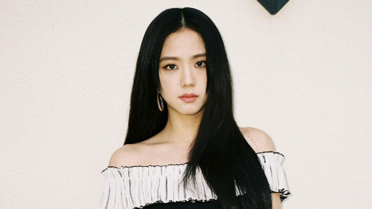 Blackpink Jisoo's Outfit on Instagram on August 30, 2021