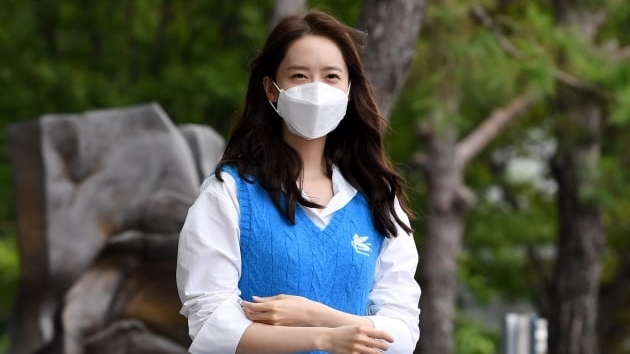 Yoona's Outfit on the way to ‘Kim Shin-Young's Hope Song at Noon' on September 6, 2021