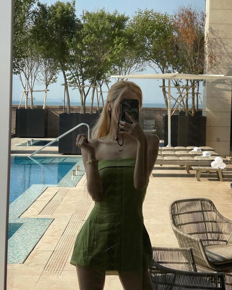Blackpink Rose's Outfit Look 3 on Instagram on September 12, 2021