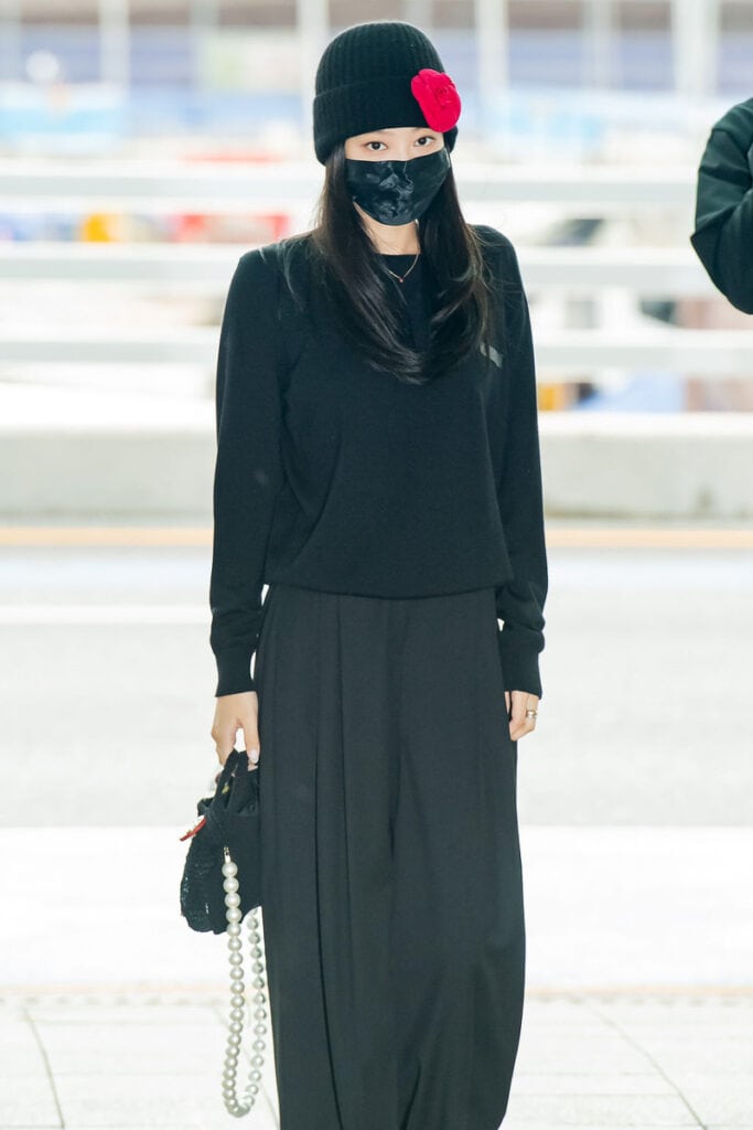 BLACKPINK Jennie's Outfit at Incheon Airport on September 29, 2021