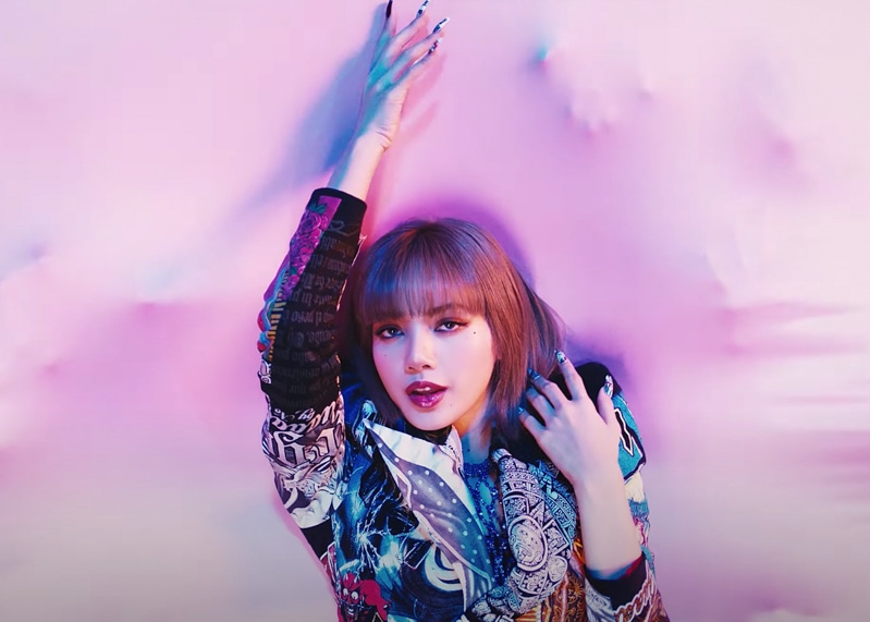Blackpink Lisa - Lalisa MV Fashion - Look 1-2