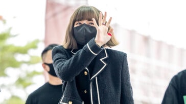 BLACKPINK Lisa's Outfit at Incheon Airport on October 4, 2021