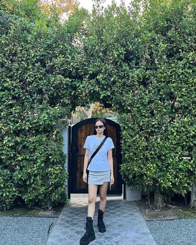 Blackpink Jennie's Outfit on Instagram on November 4, 2021