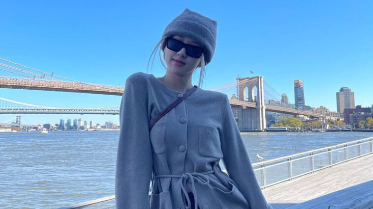Blackpink Rose's Outfit on Instagram on November 7, 2021