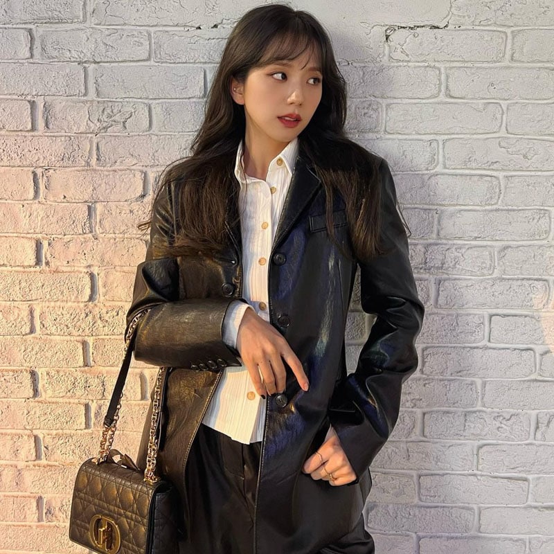 Blackpink Jisoo's Outfit on Instagram on November 21, 2021