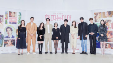 'Happy New Year' cast at the film's press conference on December 1, 2021