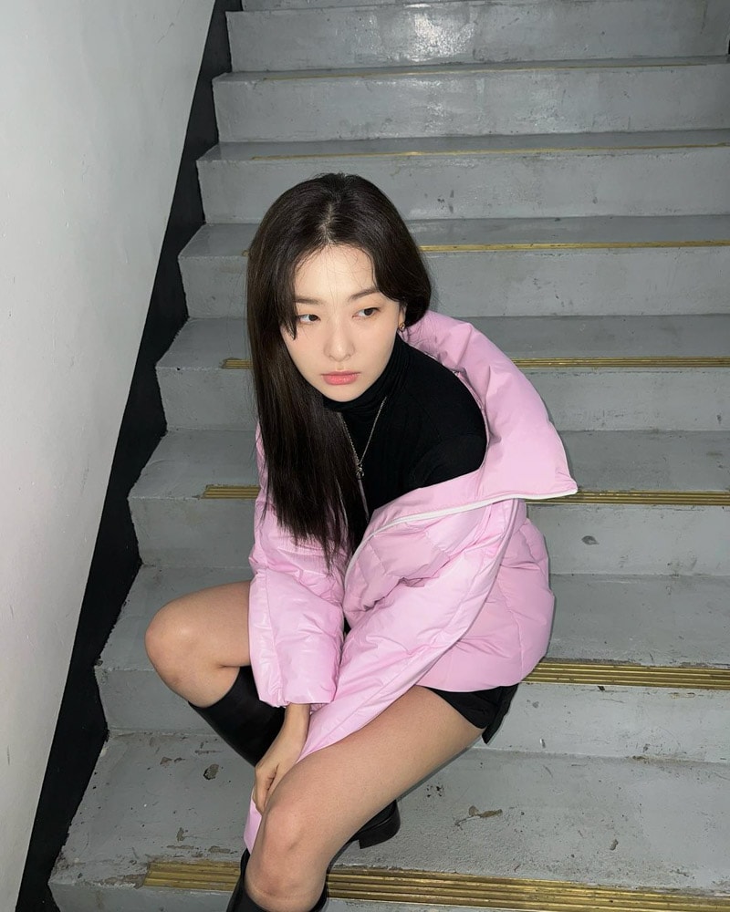 Red Velvet Seulgi's Outfit on Instagram on December 13, 2021