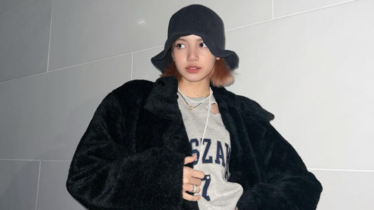 Blackpink Lisa's Outfit on Instagram on December 15, 2021