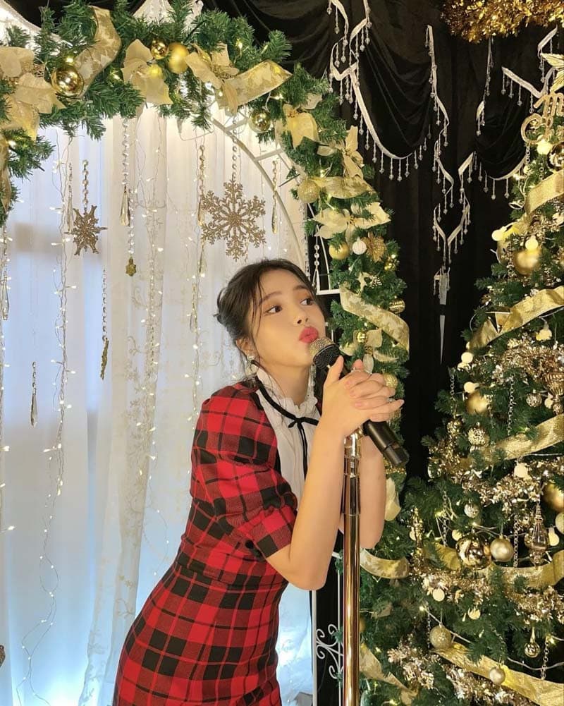 MAMAMOO Solar's Outfit on Instagram on December 16, 2021