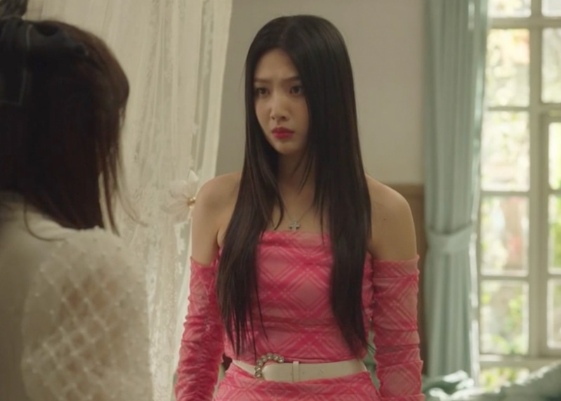 The One And Only Kdrama Fashion - RED VELVET Joy - Episode 2-2