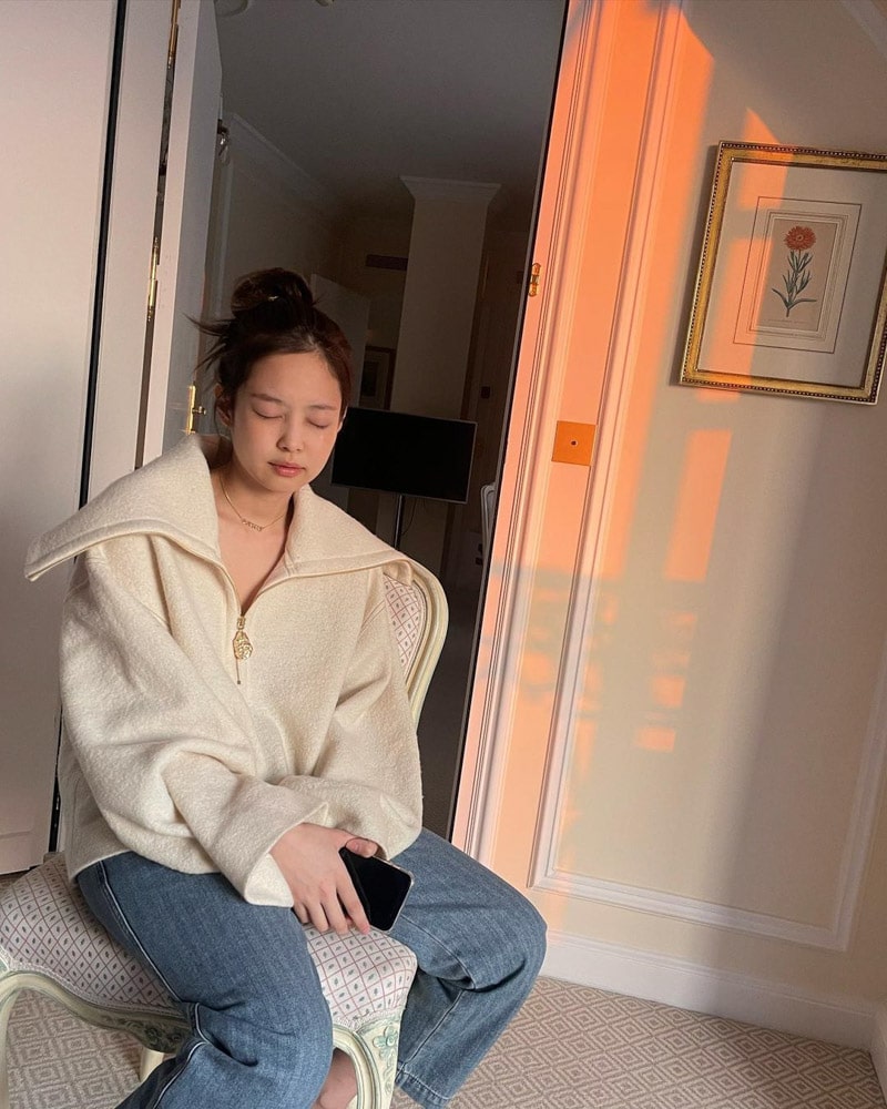 BLACKPINK Jennie's Outfit on Instagram on January 12, 2021