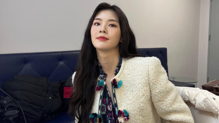 Lee Sun-bin's outfit on Instagram on January 16, 2022