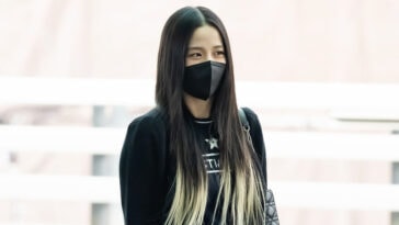 BLACKPINK Jisoo's Outfit at Incheon Airport on February 28, 2022