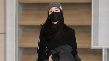 BLACKPINK Jisoo's Outfit at Incheon Airport on March 8, 2022