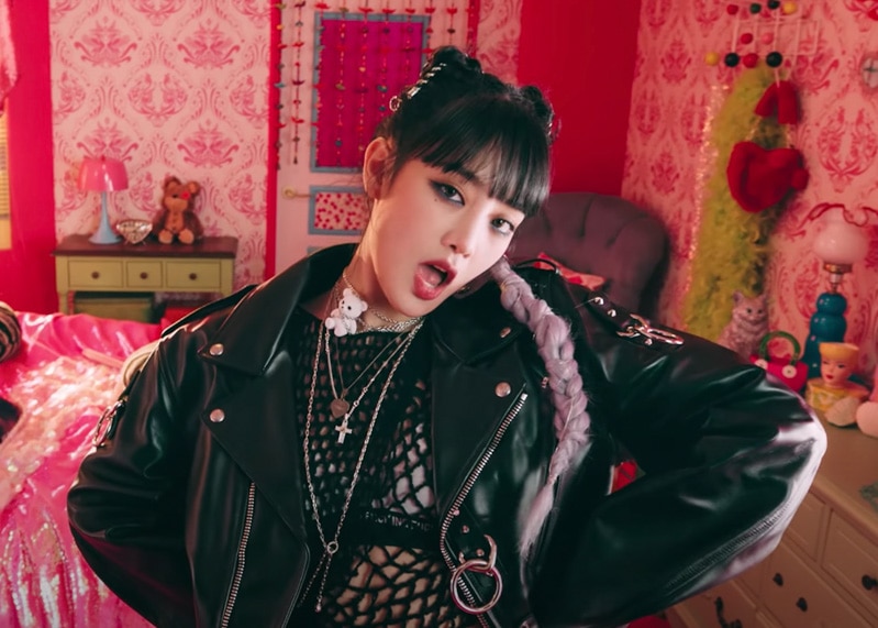 (G)I-DLE Tomboy MV Kpop Fashion - Minnie - Look 1